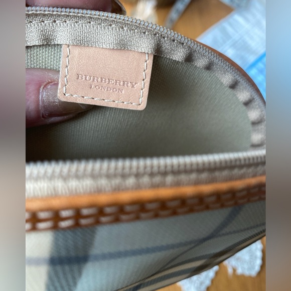 BURBERRY Blue NOVA CHECK POUCH💙Excellent Condition🔥Made in Italy🇮🇹 7”x 5”!🔥 - Picture 8 of 11